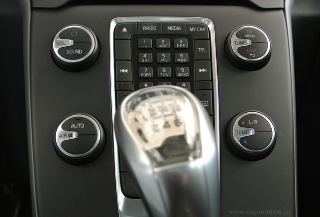 volvo-v40-media