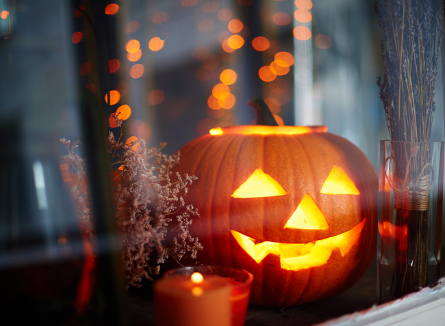 Κολοκύθα στο παράθυρο Halloween